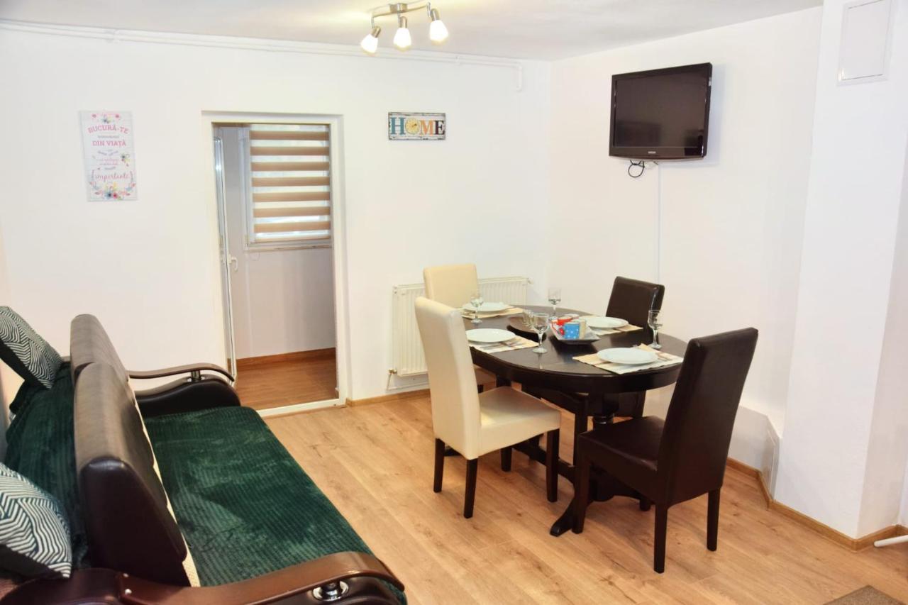 Apartment Cetate *