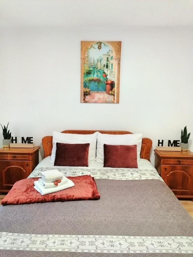 Apartment Cetate *