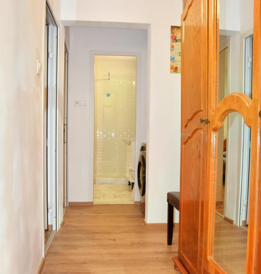 Apartment Cetate *